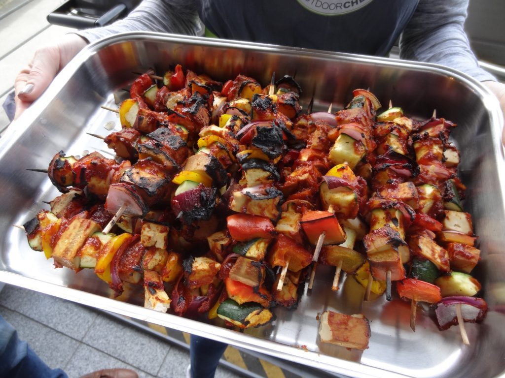 Gemüsespieße mit Rauchtofu vom Grill